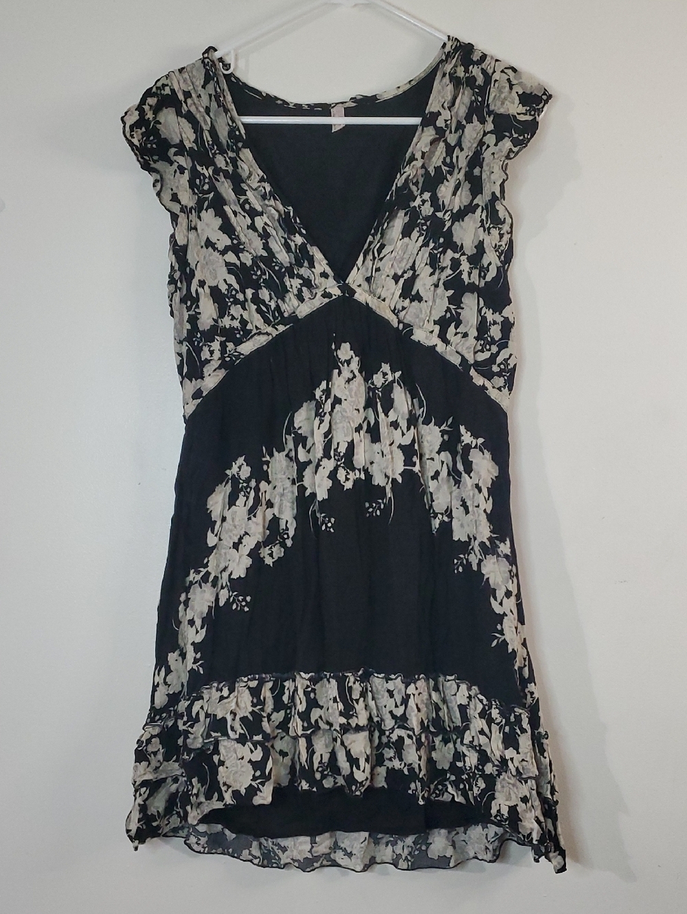 Free People Rose And Ruffles Black Floral V-Neck Mini Dress Size Small BoHo